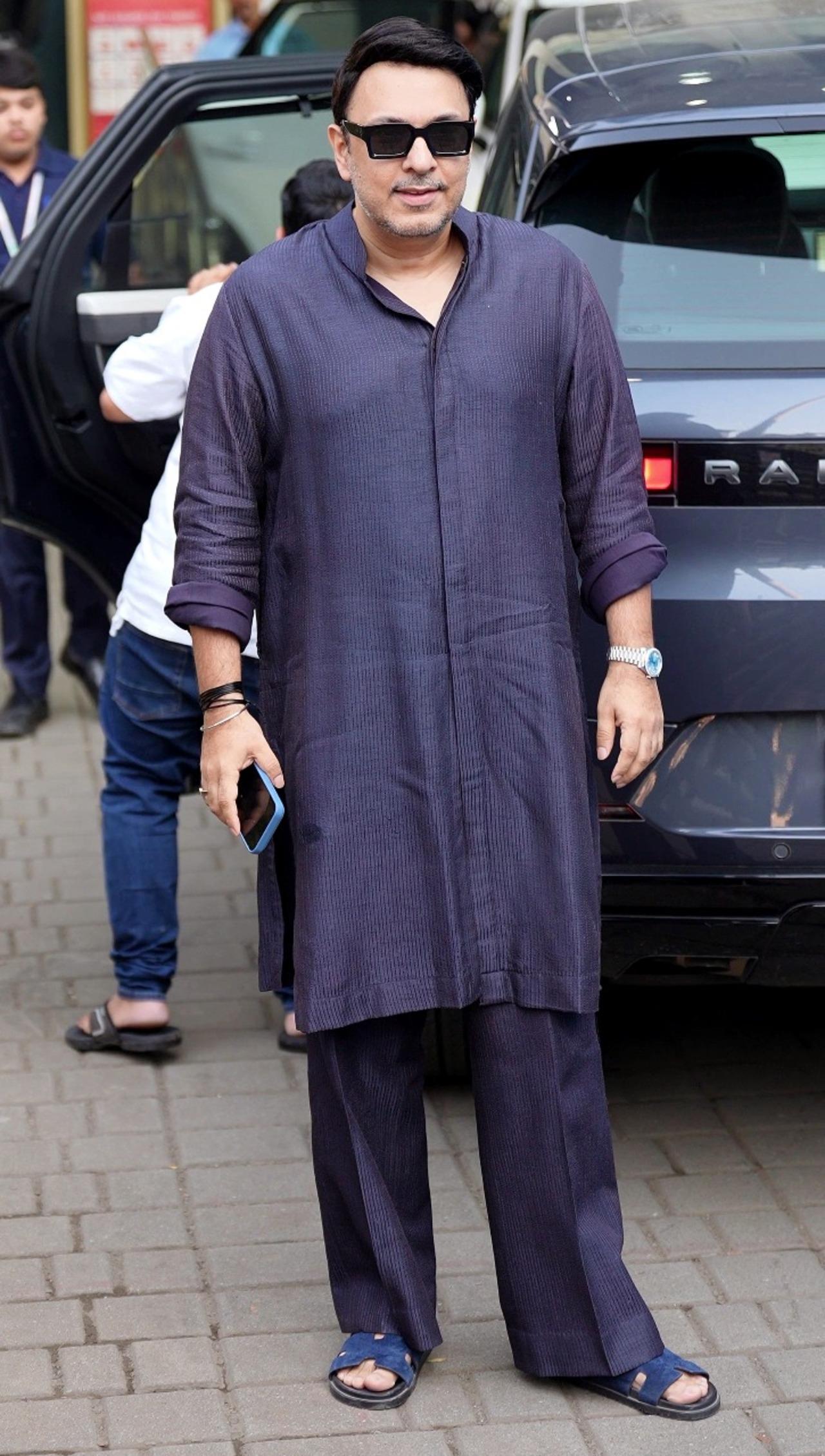 <p>Producer Dinesh Vijan of Maddock Films was spotted at the Kalina airport as he headed out for the promotions of his upcoming release Thamma.</p>